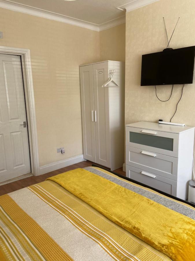 Streatham Common Bed & Breakfast Лондон Екстер'єр фото