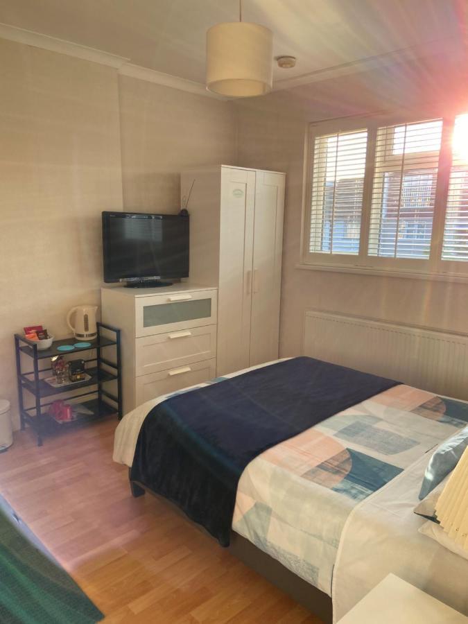 Streatham Common Bed & Breakfast Лондон Екстер'єр фото